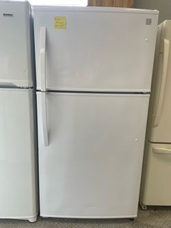 Kenmore 33” Top Freezer-Bottom Refrigerator