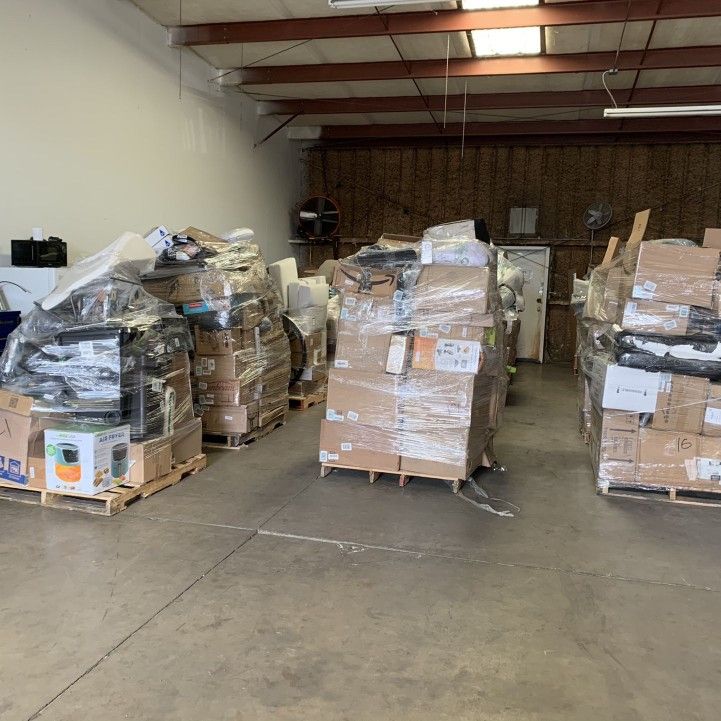 Target 5 Pallets of Bags/Luggage, Sports Equipment & More, 2,111 Units