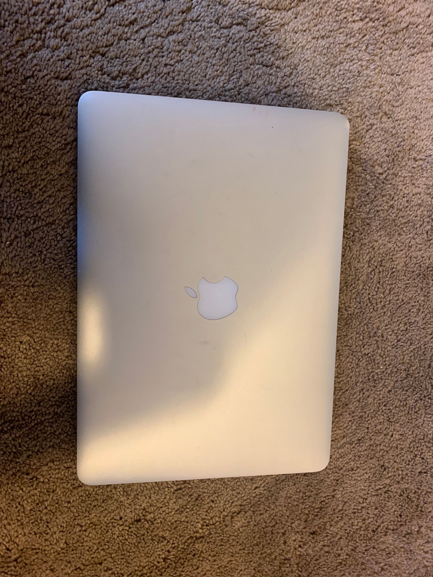 Macbook Air 2012 ( NEED GONE ASAP)