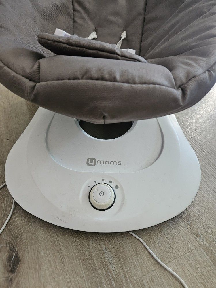 4Moms Rockaroo Baby Rocker