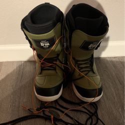 Snowboarding boots Size 9