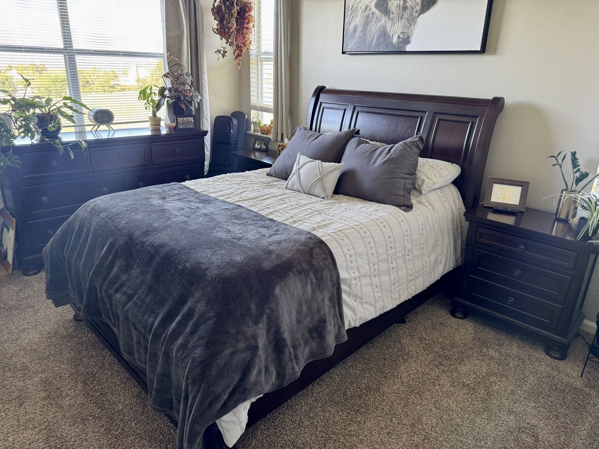 Porter Sleigh Bed with  Storage