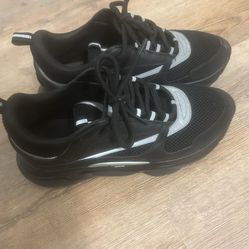 Dior b22 size 44(11 us)