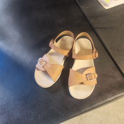 Sandles
