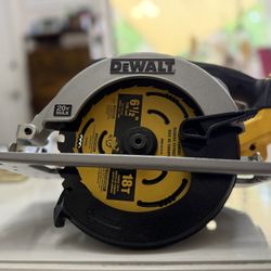 6-1/2 In Circular Saw With Blade 