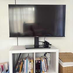 TV(Hisense) with support 