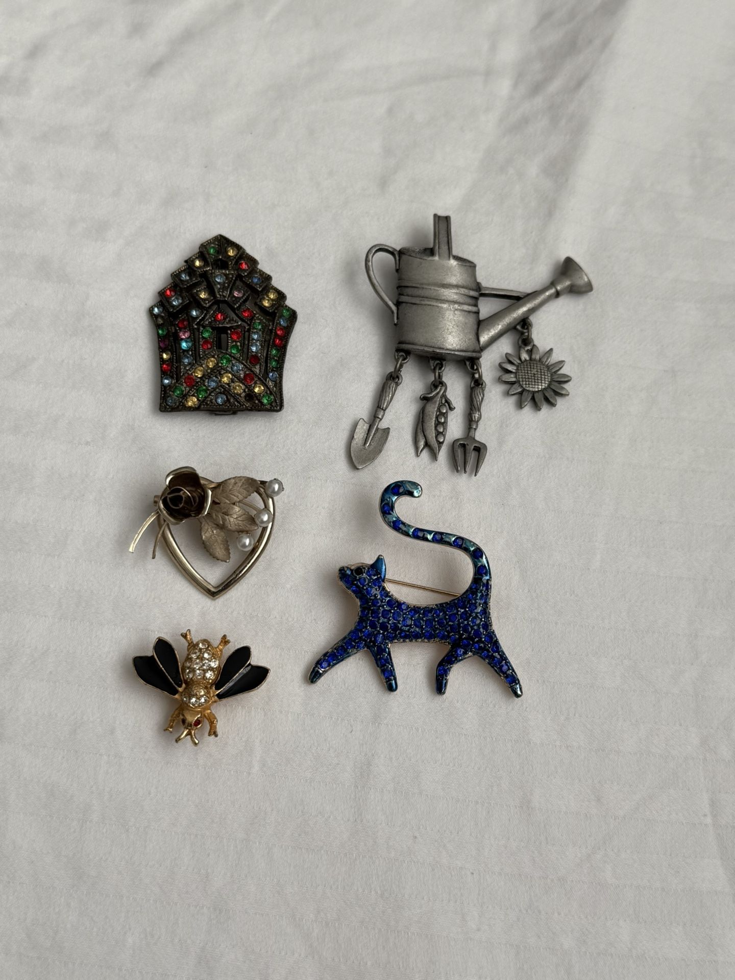5 Costume Brooch