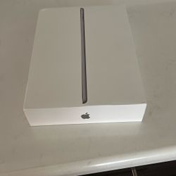 I-Pad (6th Generation ) Wi-Fi Open Box (128 GB)