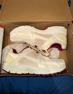 Nike Vomero 5 Valentines Day Sz 7.5