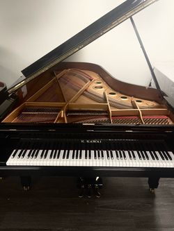 Amazing sound Kawai GS50 Concert Grand Piano Gree delivery and tuning