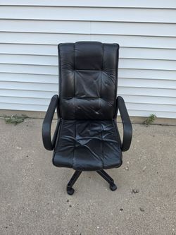 Office Chair   - Black, swivel  seat