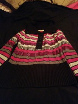Sweater. DKNY