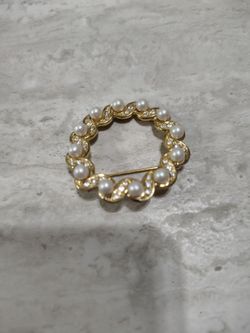 Gold-Tone Pearl and Crystal Circle Brooch Napier