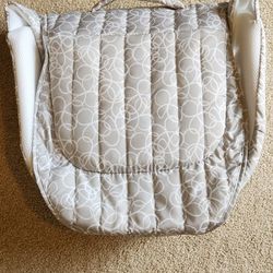 

Baby Delight Snuggle Nest Dream Portable Infant Sleeper