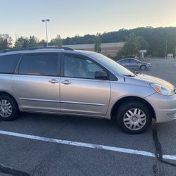 2004 Toyota Sienna