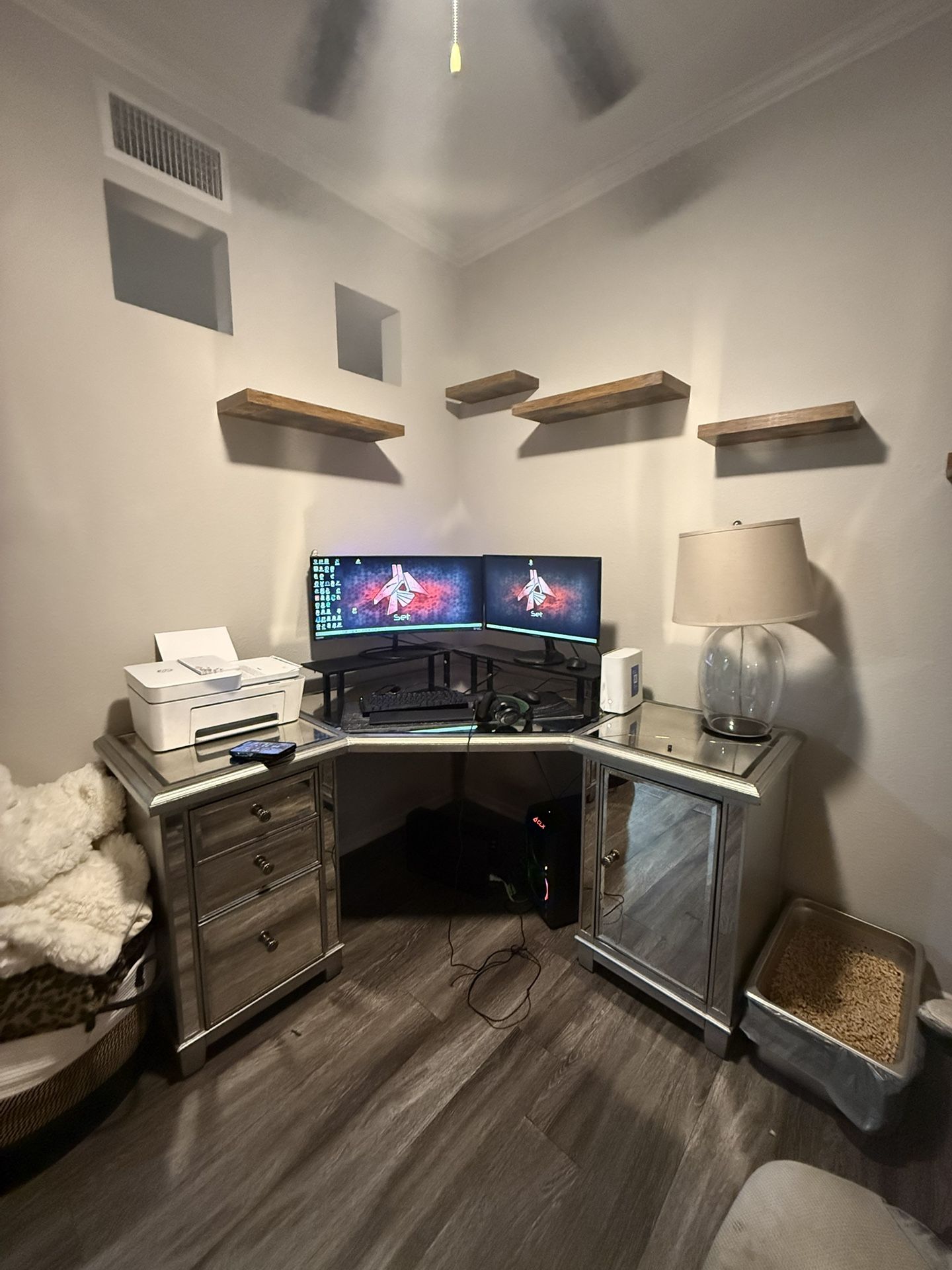 Corner Desk Mirrored