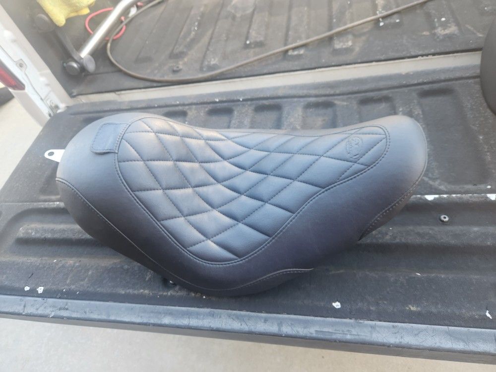 Harley-Davidson Softail Mustang Seat