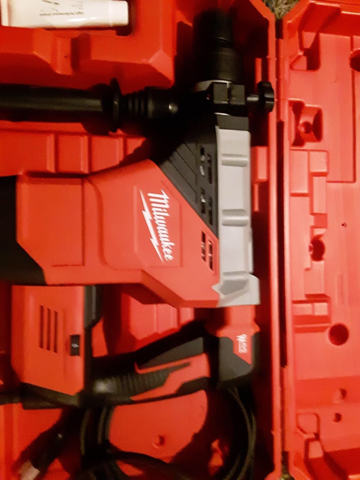 Milwaukee 1-3/4 in. SDS-Max Rotary Hammer Drill