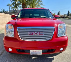 2011 GMC Yukon SLT 4WD – Exceptionally Clean – $7,500 OBO