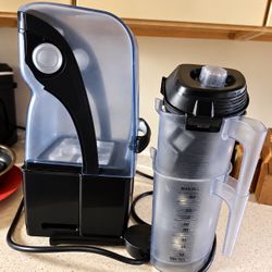 Vitamix VM0145 "The Quiet One" Commercial Blender - Complete & TestedDescription: