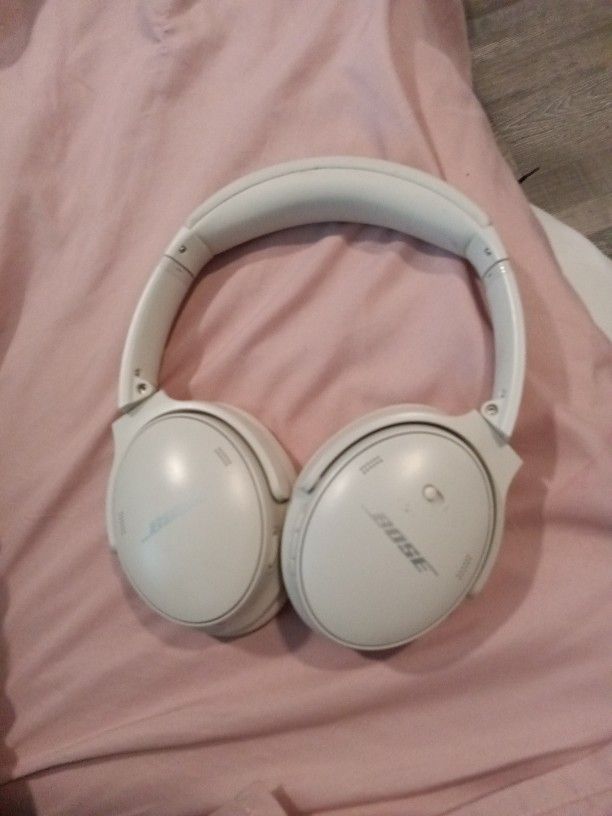 Bose Quiet Comfort Noise Canceling Over The Ear Bluetooth Headphones