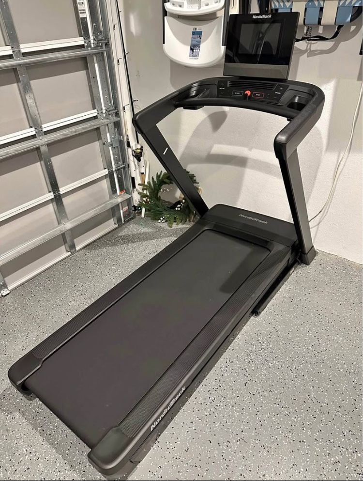 NordicTrack-1250 Treadmill-Like New