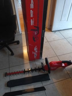 Milwaukee
M18 FUEL 18-Volt 24 in. Brushless Cordless Battery Powered Hedge Trimmer (Tool-Only)