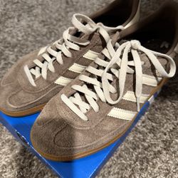 Women’s Adidas Spezials  6.5