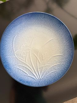 Vintage Japanese Arita Mansen Blue Iris Orchid 12.5" Plates