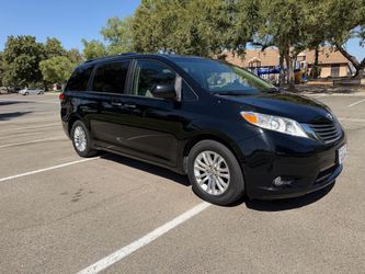 2013 Toyota Sienna XLE