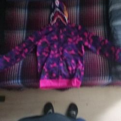 fake Large bape hoodie 30$ price negotiable 