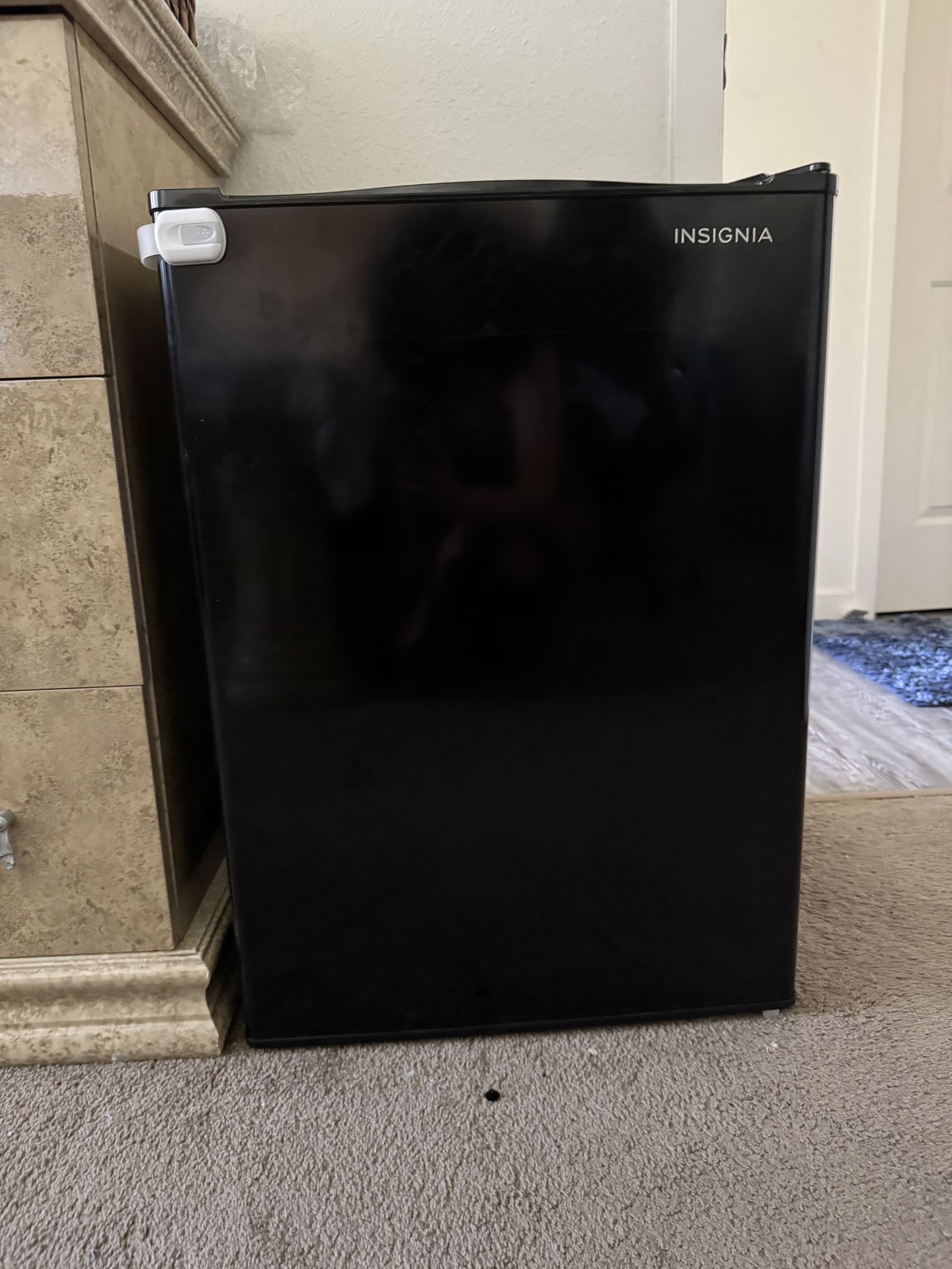 mini fridge refrigerator (Refrigerator )