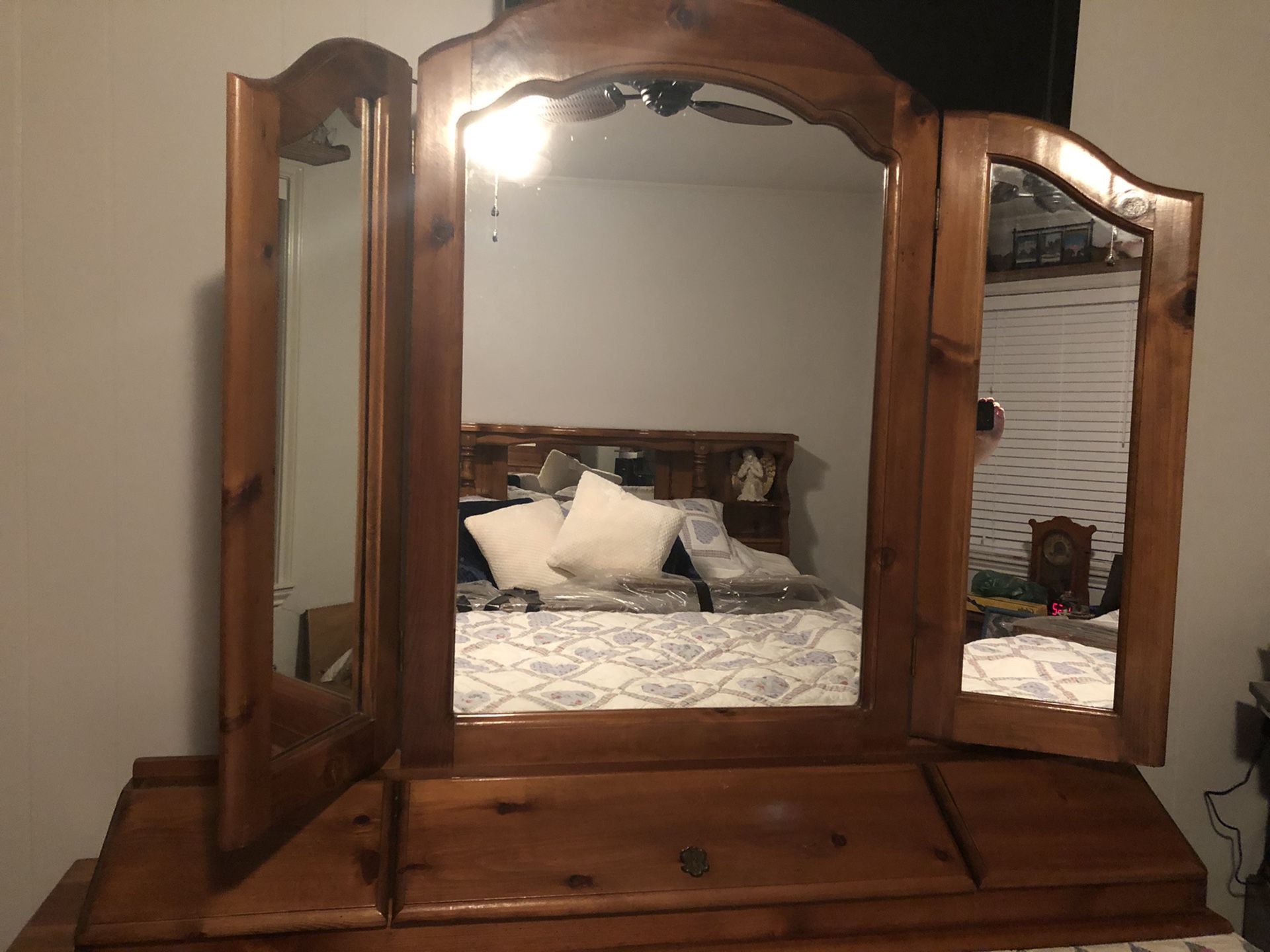 Dresser Topper with 3-way mirror and storage