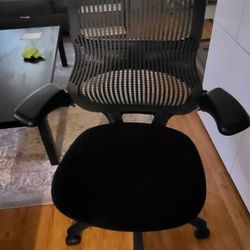 Knoll Generation Chair 