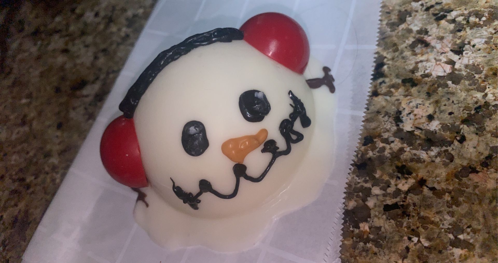 Melting Snowman Cocoa Bombs