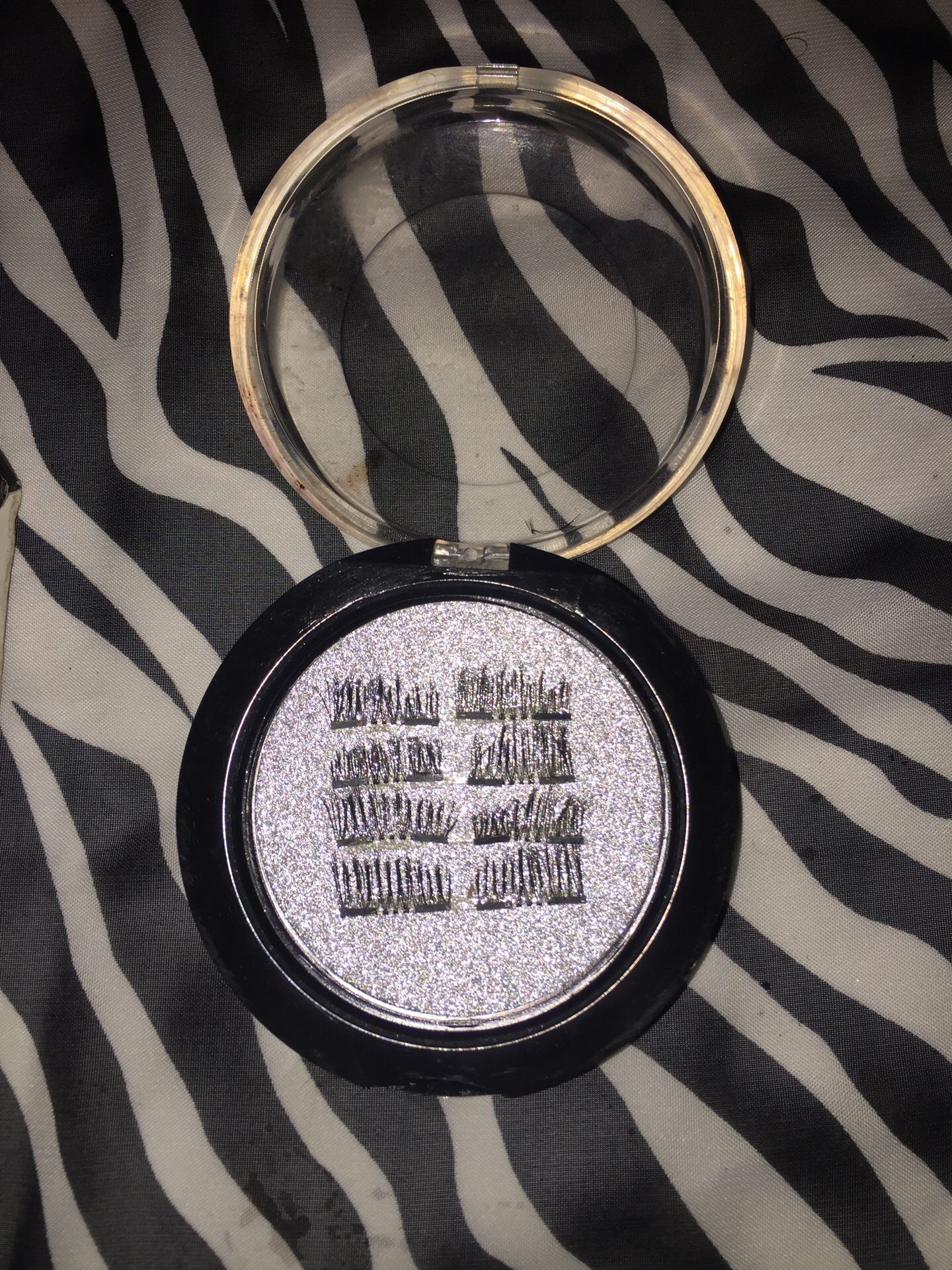 Magnetic EYELASHES