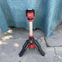 Milwaukee M12 Rocket Light (tool Only)