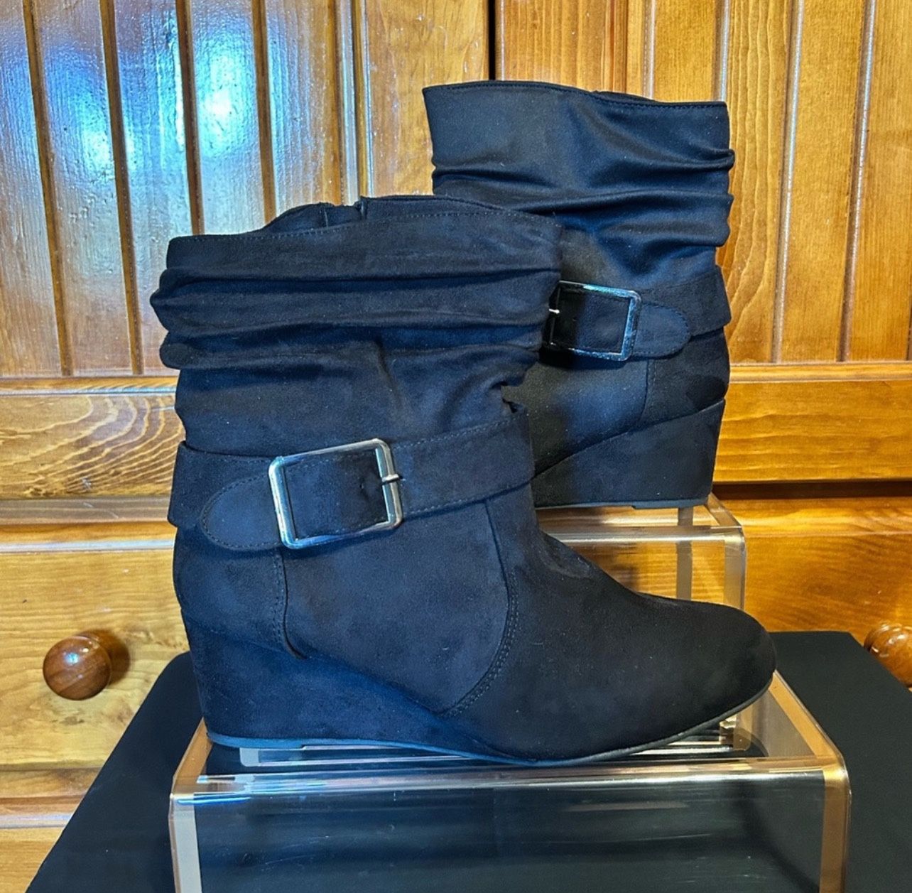 Avon Buckle Size 10 Wide Women’s Ankle Bootie