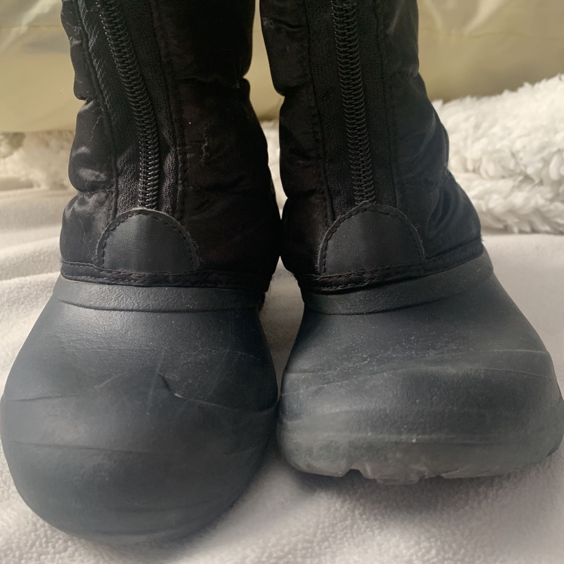 Child’s Snow Boots