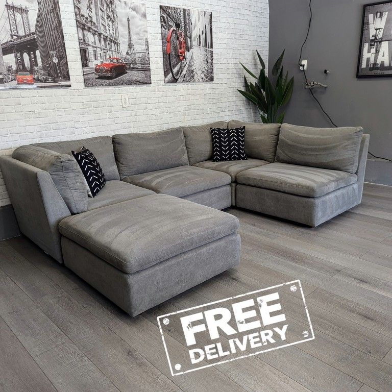Like New Gray 5 pieces Modular Sectional Sofa + Free Delivery for Sale