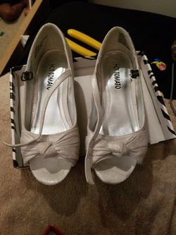 Size 2 girls fancy shoe