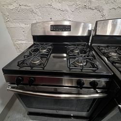 Stainless Steel GE Gas Stove In Excellent Condition!