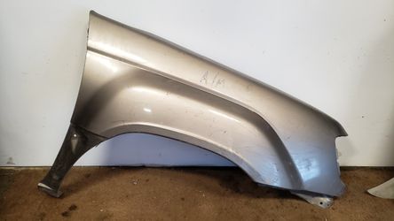 2000/2001/2002/2003/2004 Nissan Xterra Right Fender