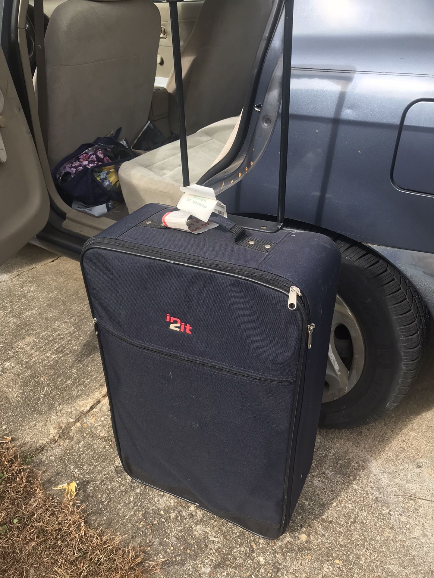Nice 28 Inch Roll Around Luggage With Handle Only $20 Firm