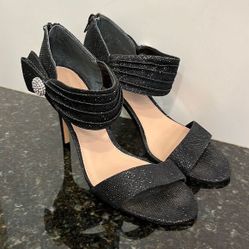 Nine West Wonen' s Rhinestone Buckle3" Heels-Size 7M