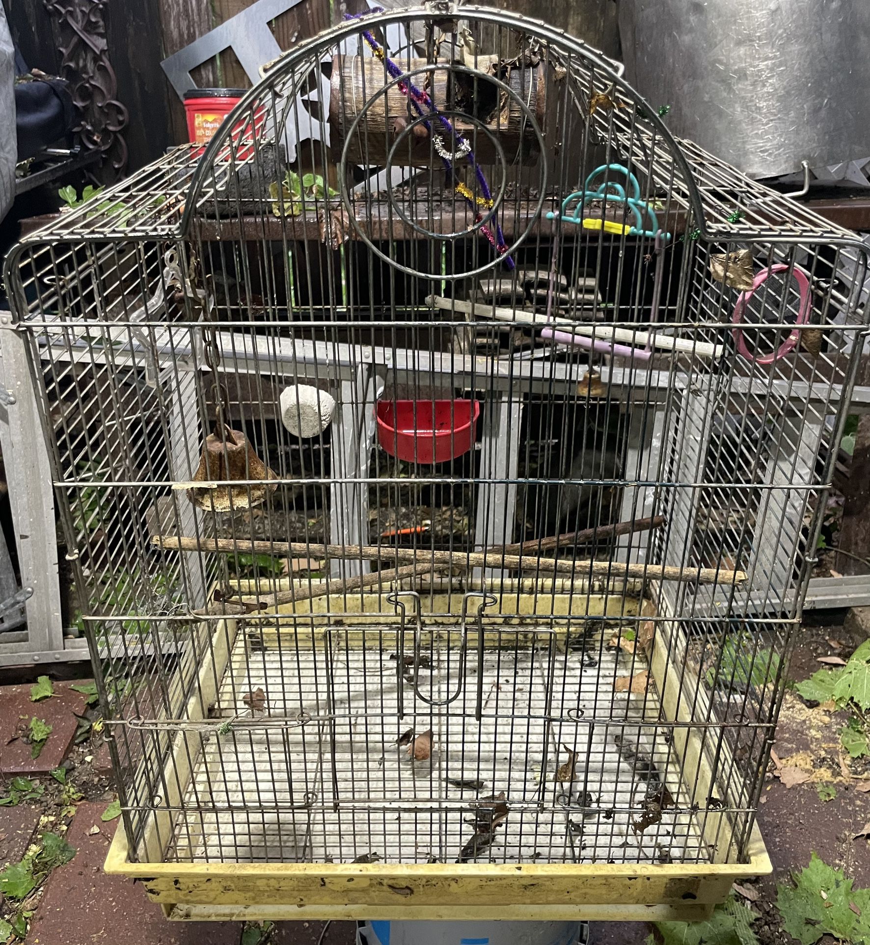 Bird Cage (w22.5’ x L17’ x h32)