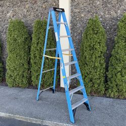Werner 8’ Fiberglass Non-Conductive Step-Ladder 12’ Reach Type I
