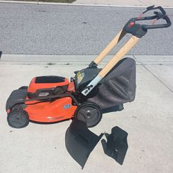 Husqvarna lawnmower LE322R battery powered