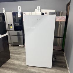 Hisense 17 Cubic Ft. Upright Freezer Or Refrigerator 🔥