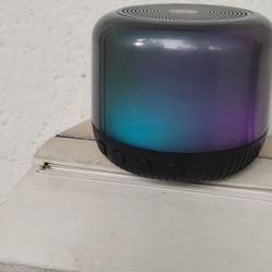 IHome Light Reactor/Portable Speaker 
